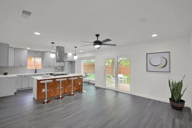 Foto del edificio - 1408 Fairfield Dr