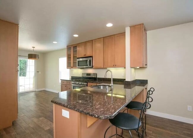 Building Photo - Beautiful Home in Stevenson