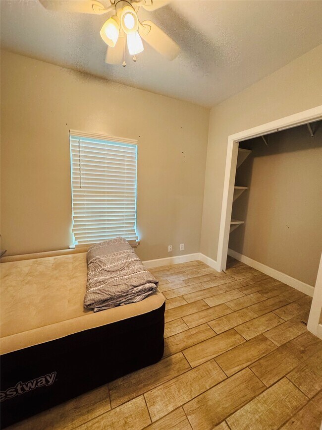 Foto del edificio - 13007 Shady Ln