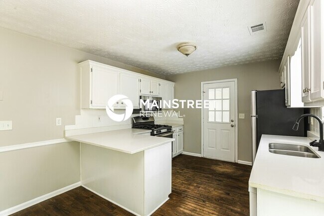 Foto del edificio - 3 Bedroom Pet-Friendly Home in DOUGLASVILLE, GA with Main Street Renewal