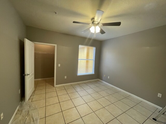 Building Photo - 8848 Villa View Cir