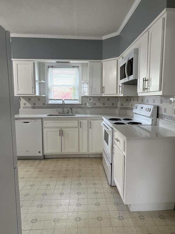 1147 Oakhill Ave, Attleboro, MA 02703 Condo for Rent in Attleboro, MA