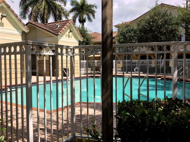 Foto del edificio - 8846 W Flagler St