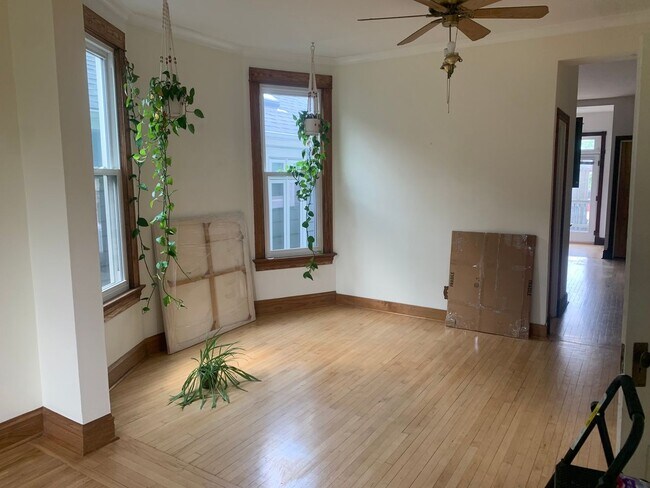 Foto del edificio - 3332 N Hamilton Ave