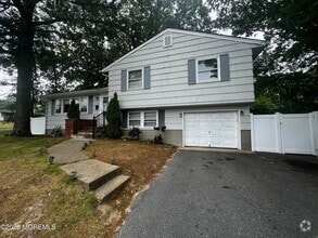 Building Photo - 50 Whalepond Rd