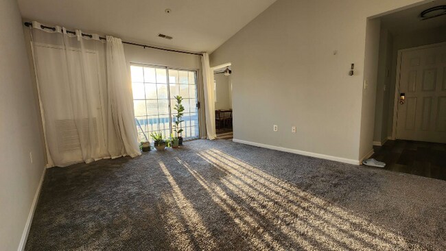 Foto del edificio - 8511 Falls Run Rd