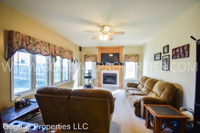 Building Photo - 3 br, 2.5 bath House - 7873 Dakota Circle