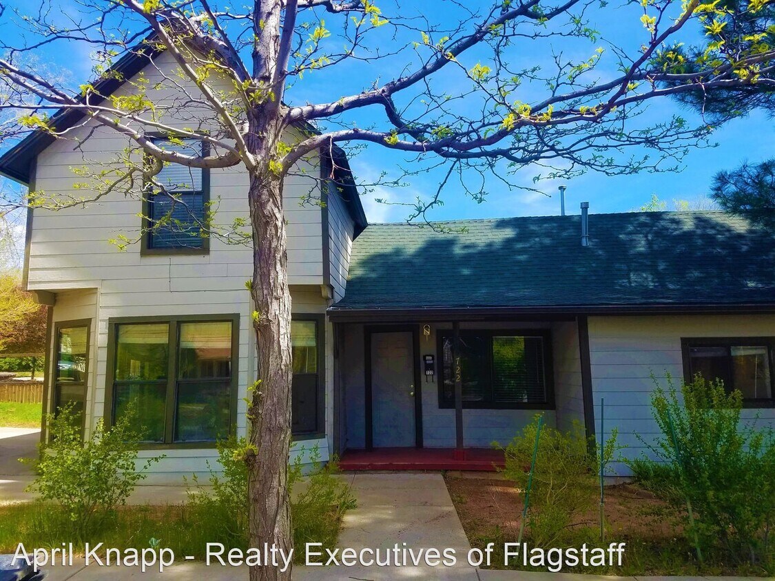 Foto principal - 4 br, 2 bath House - 722 W Santa Fe Ave