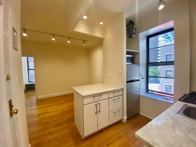 Foto del edificio - 331 Lexington Ave