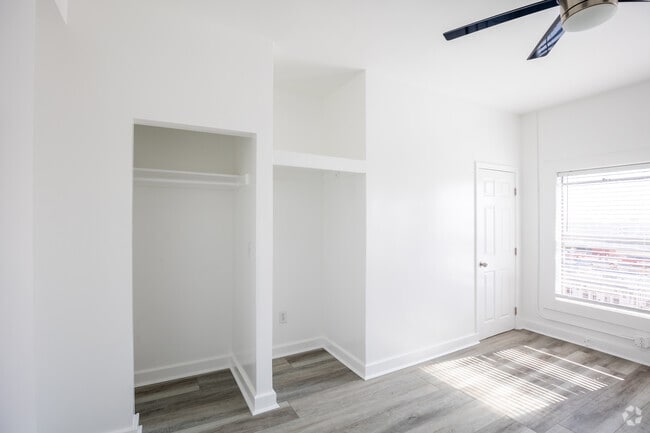Studio - 425SF - Landmark Towers