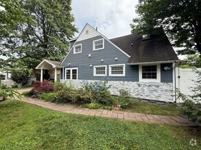 Building Photo - 64 Haymaker Ln