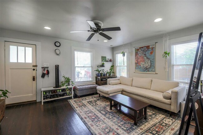 Foto del edificio - 3111 Robinson Ave