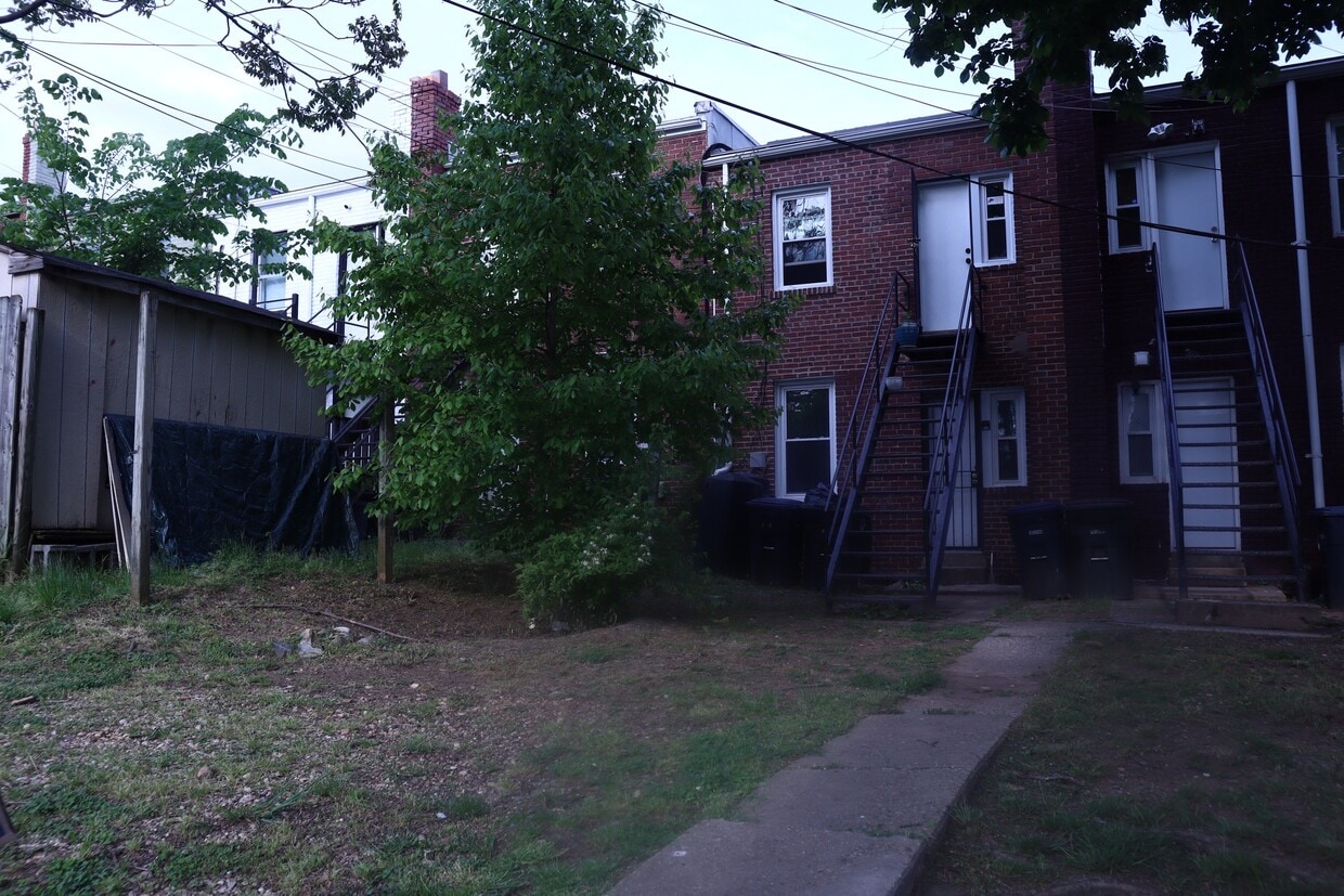 Foto principal - 836 19th St NE