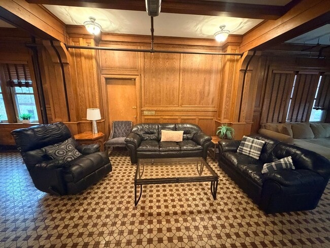 Building Photo - FULLY FURNISHED 5 BR / ALL UTILITIES INCLUDED STUDENT HOUSING - TROY, NY