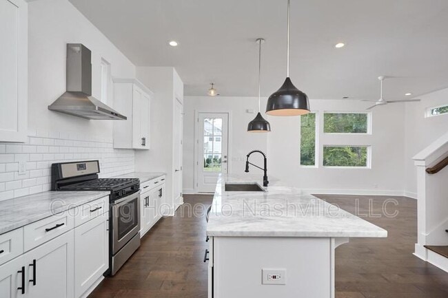 Building Photo - 1719 Pecan St