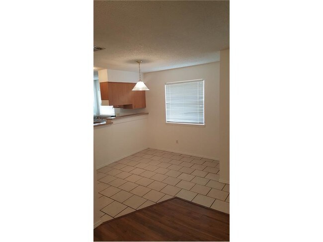 Building Photo - 3737 Hulen Park Cir