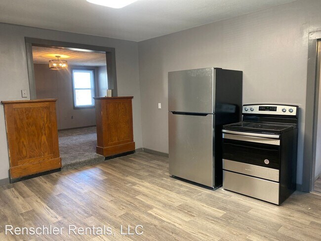 Foto del edificio - 2 br, 1 bath House - 111 W. 7th St.