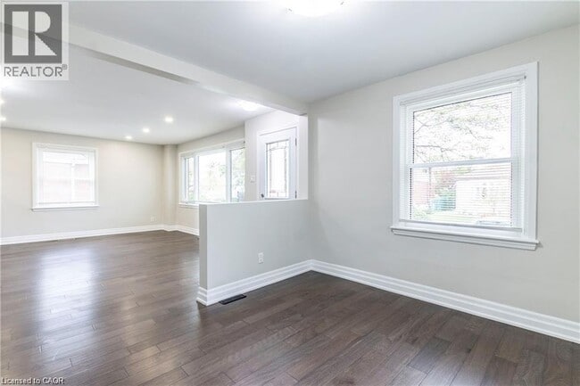 Building Photo - 47 W 4th St