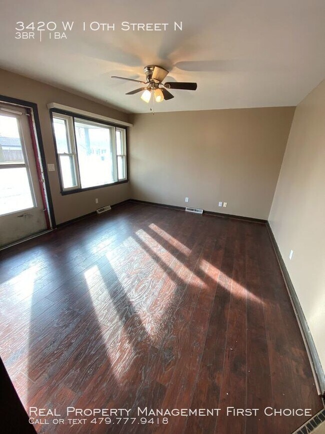 Building Photo - Adorable West Side Home