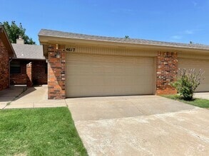 Building Photo - 4617 Hemlock Ln