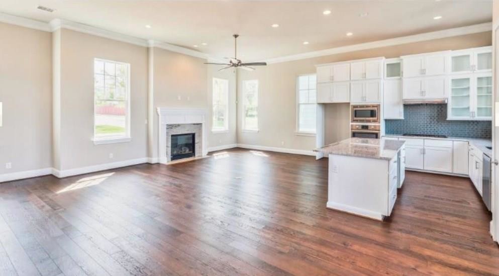 Primary Photo - 1725 G Ave
