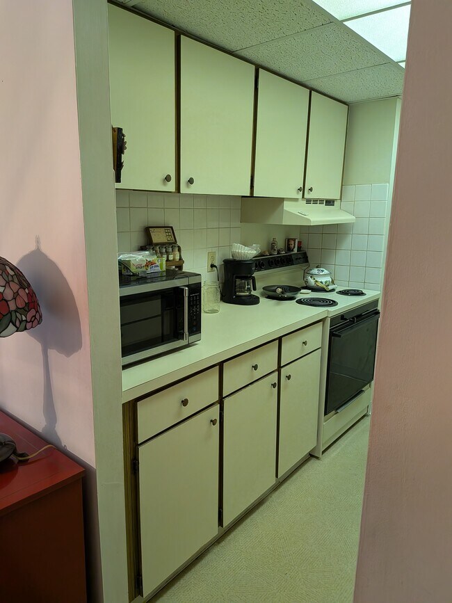 Building Photo - 33 W Chester Pike