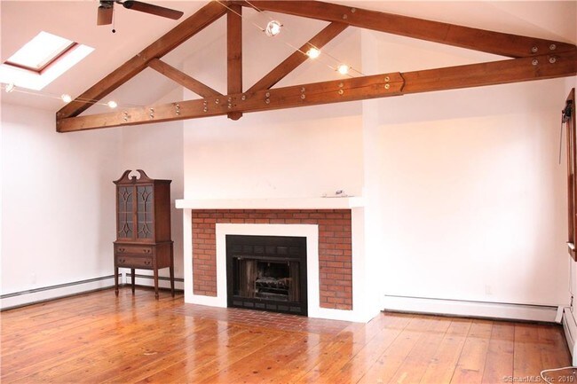 Building Photo - 239 Bradley St