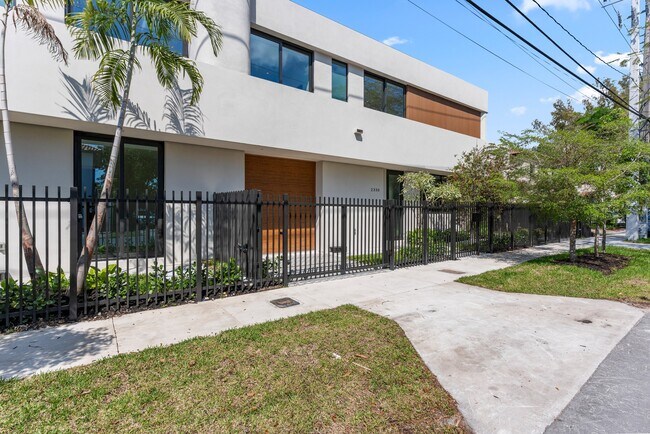Building Photo - 2330 SW 36th Ave