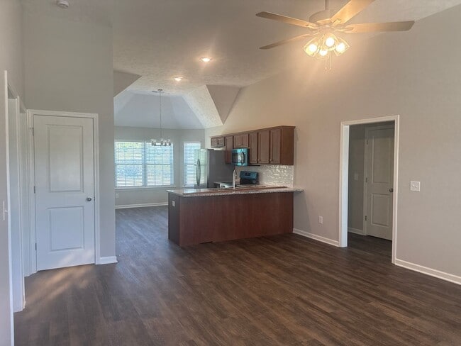 Building Photo - Brand new home in Shelbyville, TN
