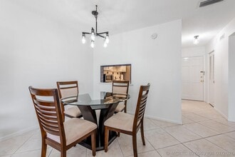 Building Photo - 2615 Garden Dr N