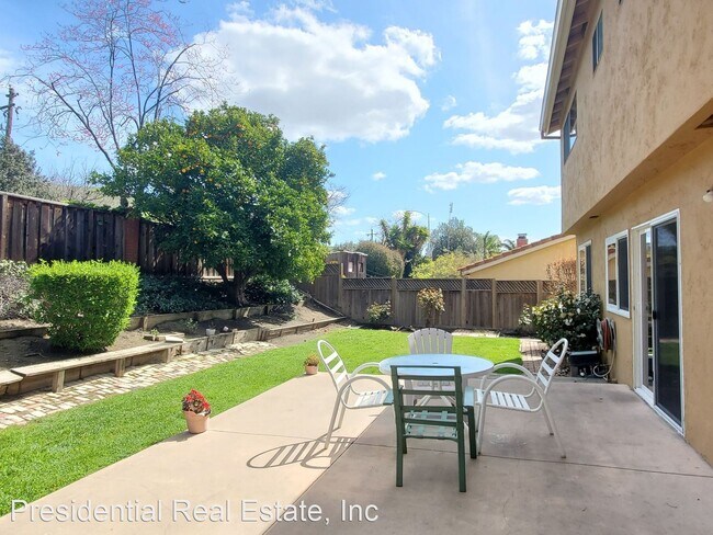 Foto del edificio - 5 br, 2.5 bath House - 2415 Lacey Dr