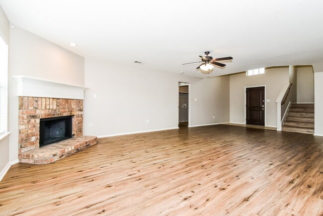 Building Photo - 908 Matthew Ln