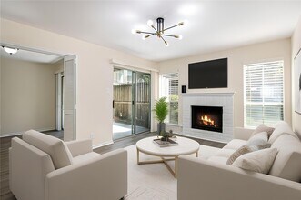 Building Photo - 700 Thicket Ln