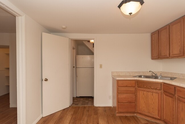 Building Photo - 1722 N Kimball Ave
