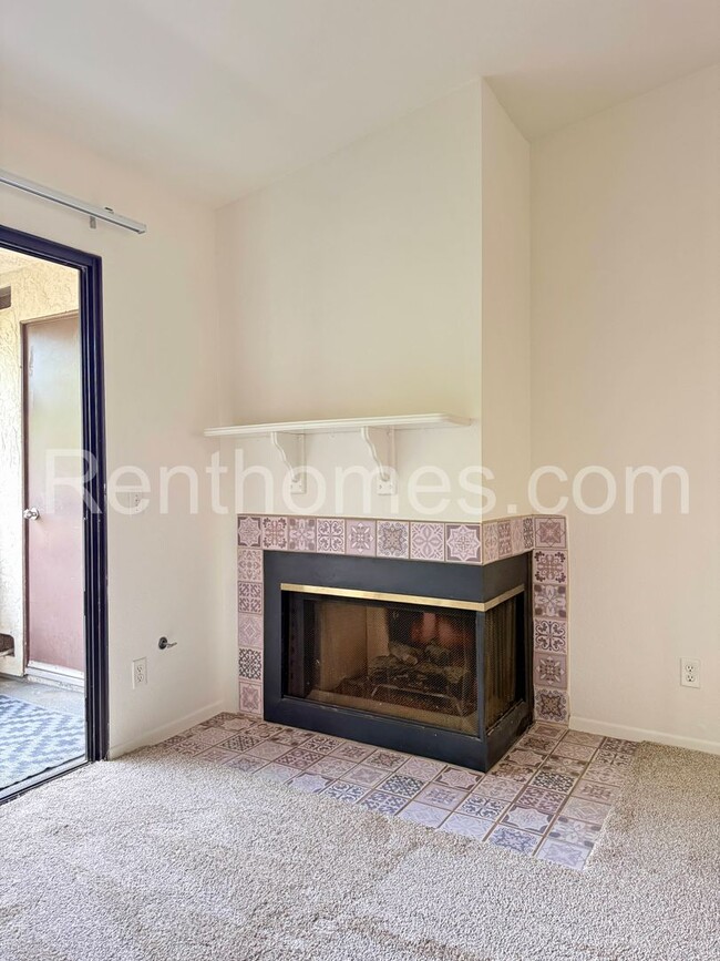 Building Photo - 2425 Cranston Dr