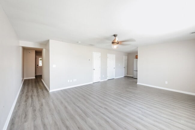 Building Photo - 122 Village Pkwy