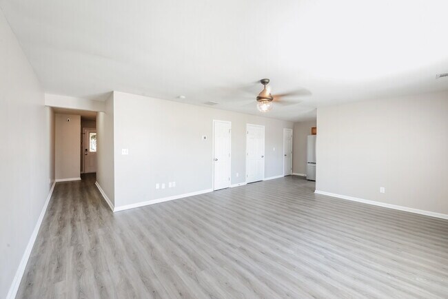 Foto del edificio - 122 Village Pkwy