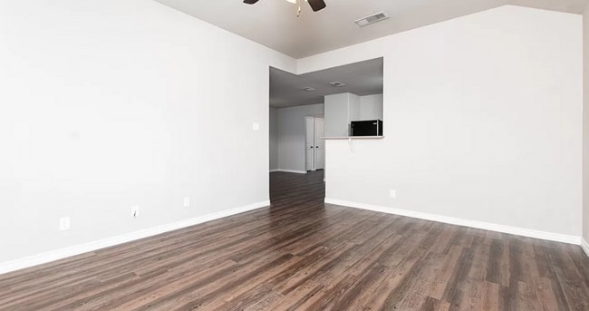 Building Photo - 523 Kacie Dr