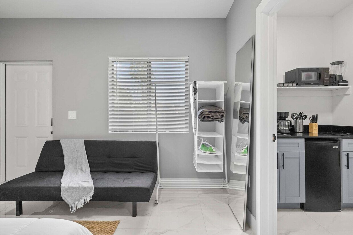 Foto principal - 1350 NW 28th St