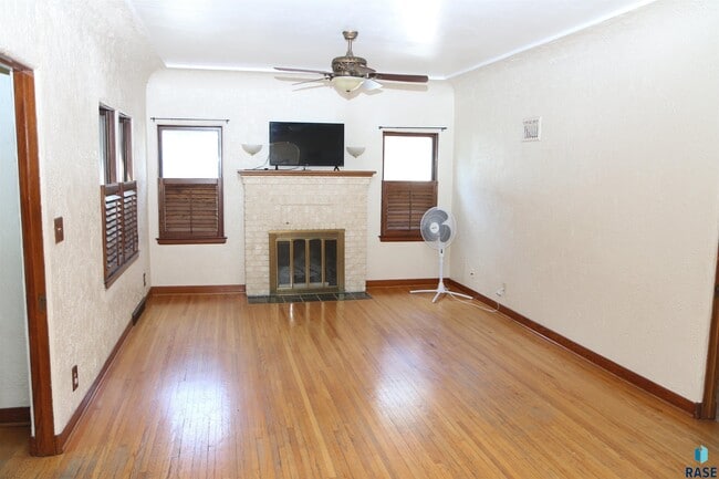 Building Photo - 620 E Wiswall Pl