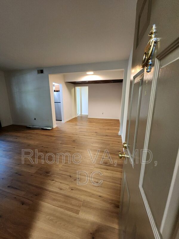 Foto del edificio - 1909 N Rhodes St