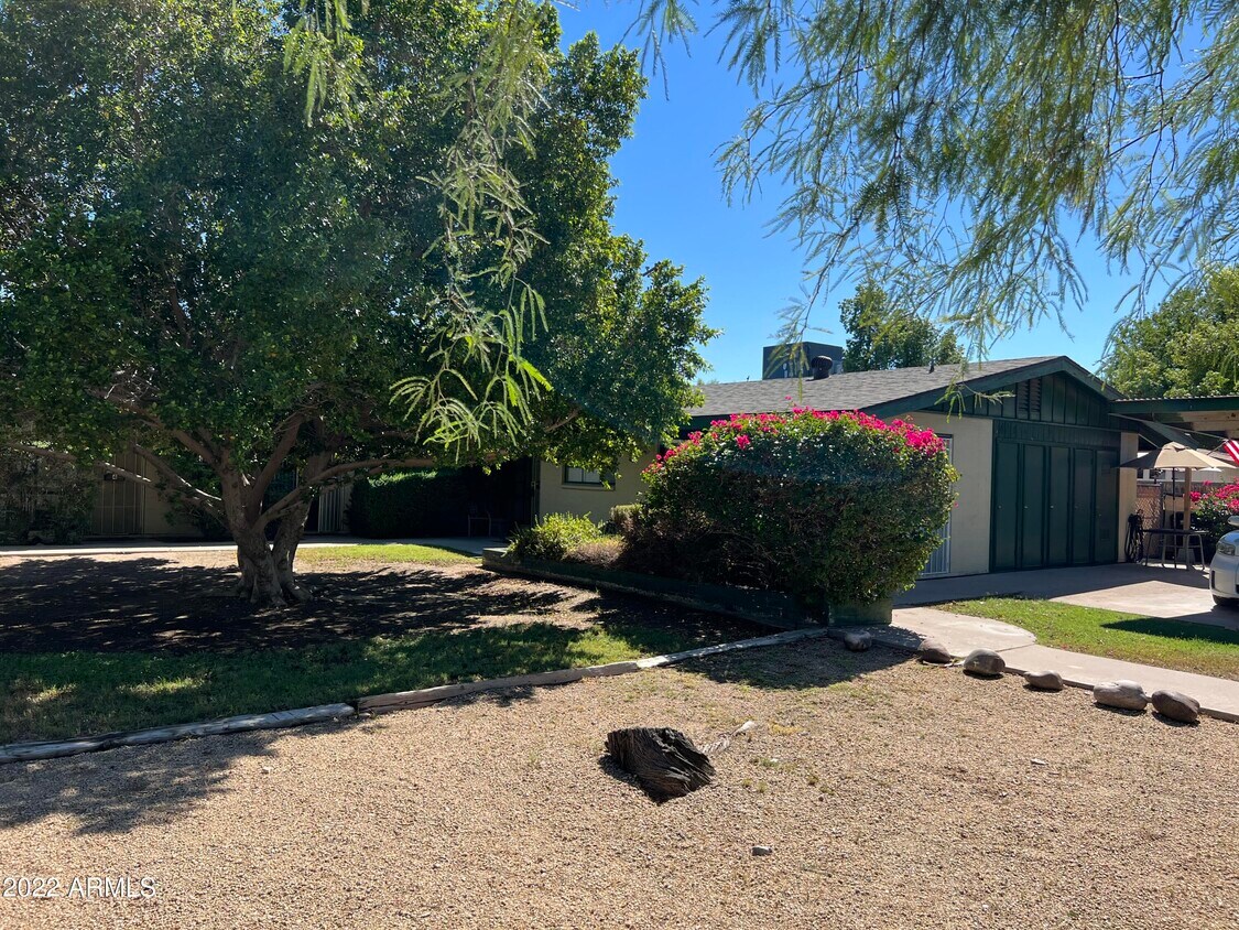 Primary Photo - 6221 N 10th Pl