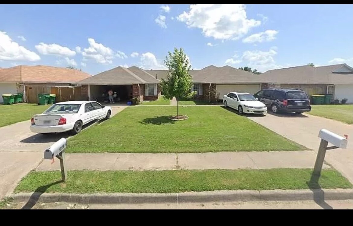 3049 Adrian Ave, Springdale, AR 72764 Townhome Rentals in Springdale AR