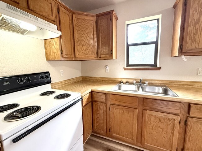 Foto del edificio - 818 Roff St