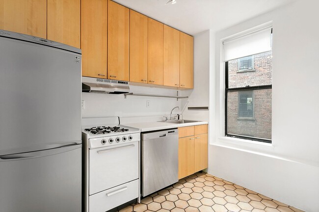 Building Photo - 15 Butler Pl