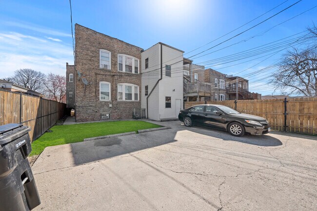 Building Photo - 9726 S Prairie Ave