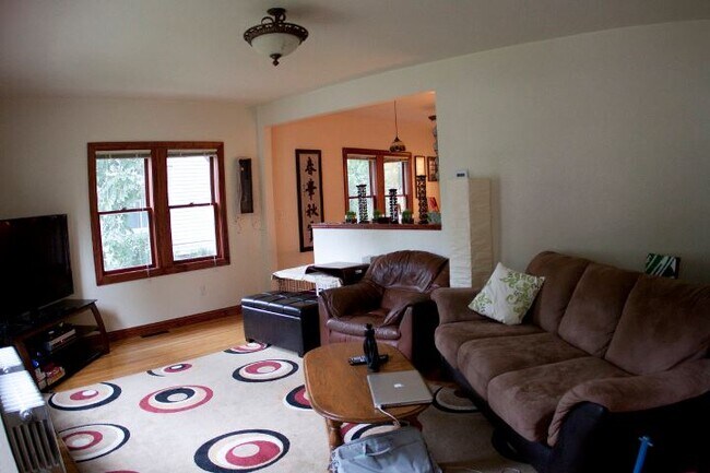 Foto del edificio - 2414 Quincy St NE