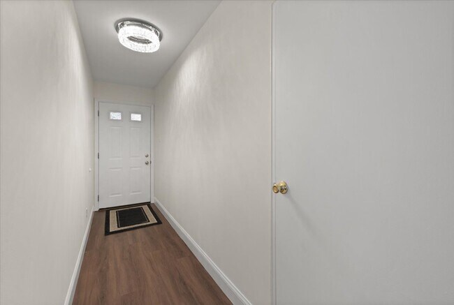 Entry Hall - 17 Wexford Dr