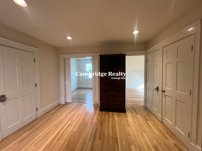 Building Photo - 56 White St