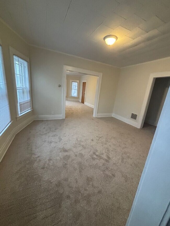 Foto del edificio - 620-22 Fellows Ave